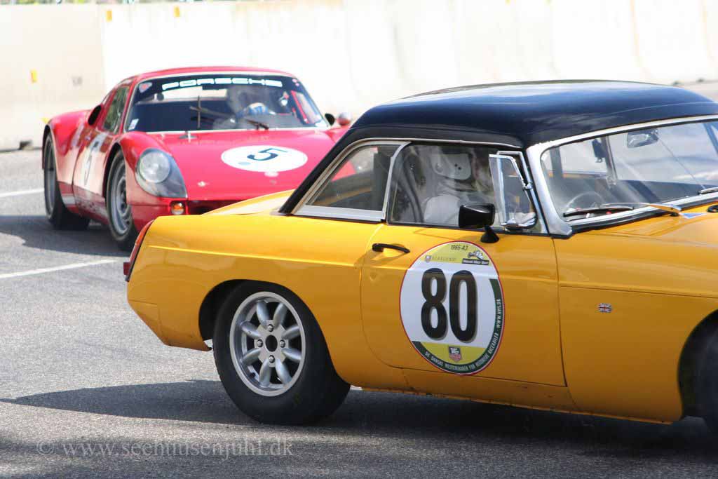 1964 MG B Roadster<br>Edgar Dahlin<br>Porsche 904 GTS<br>Lasse Jönsson