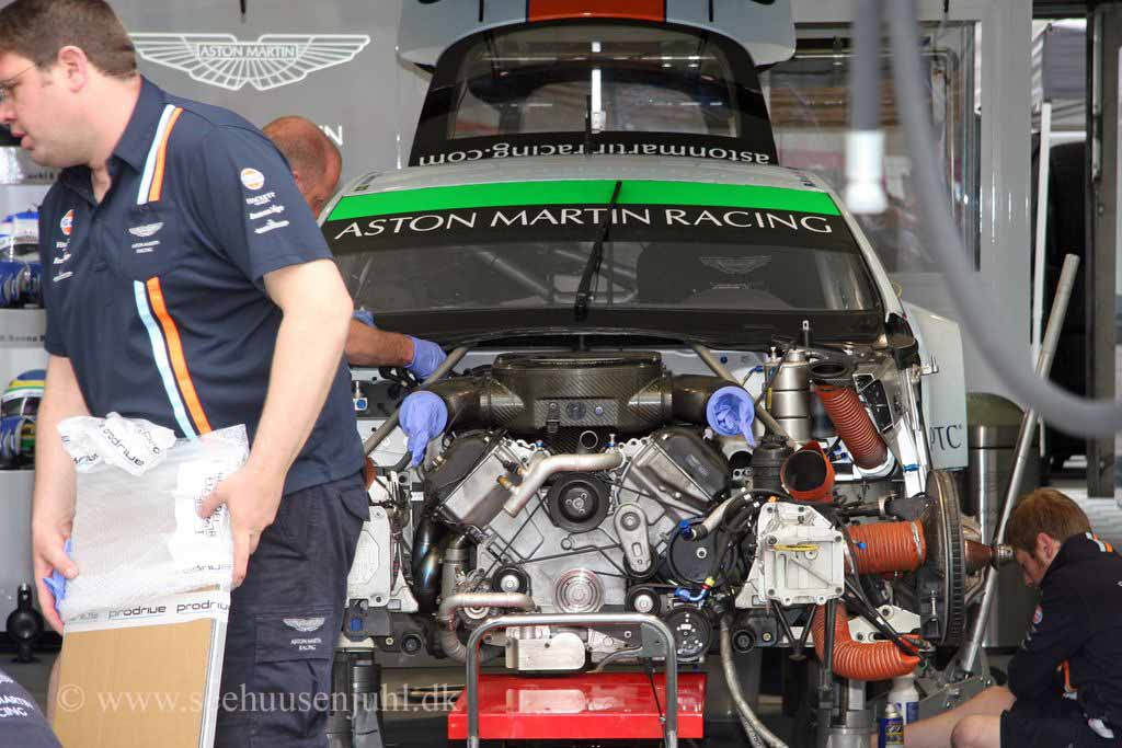 ASTON MARTIN VANTAGE GTE No.99 Aston Martin Racing (GBR)
