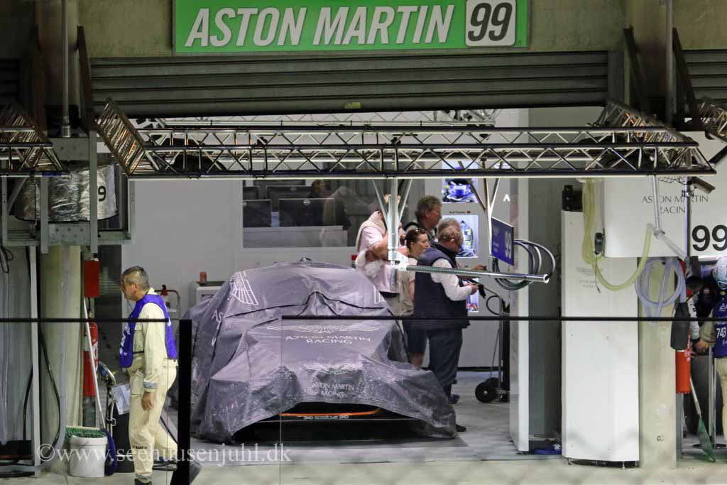 ASTON MARTIN V8 VANTAGE No.99