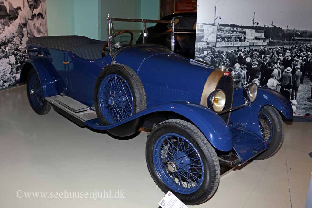 Bugatti Type 40 (Le Mans 1930 with women driver)