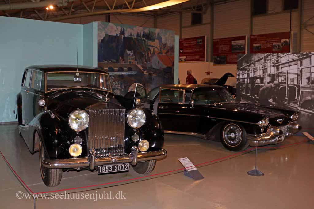 Rolls-Royce Silver Wraith (1953)Cadillac Fleetwood Eldorado Brougham (1958)